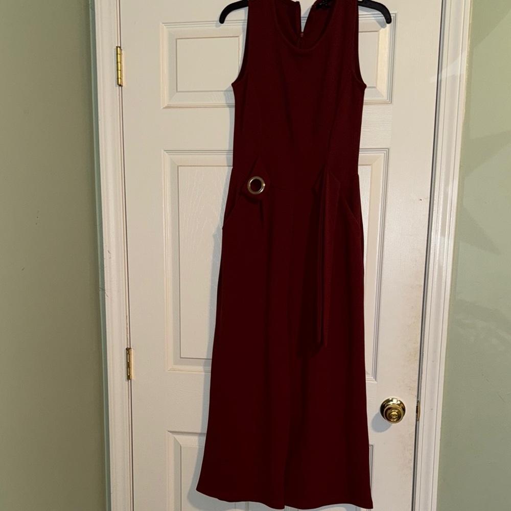 Elegant Burgundy Sleeveless jumpsuit